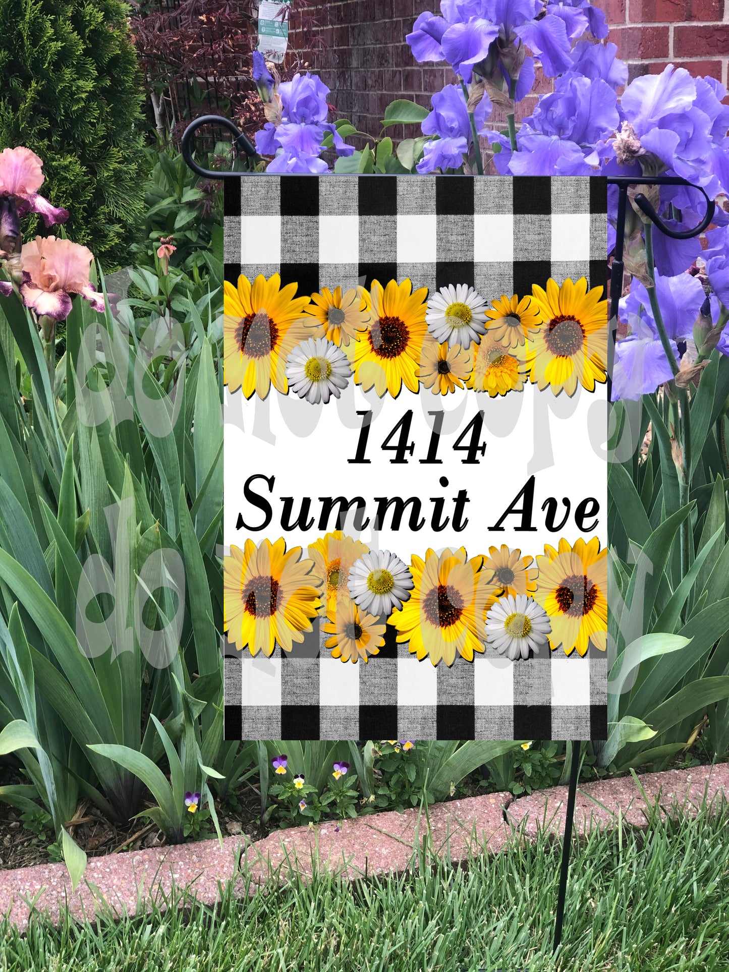 Garden Flag Sunflower with buffalo check